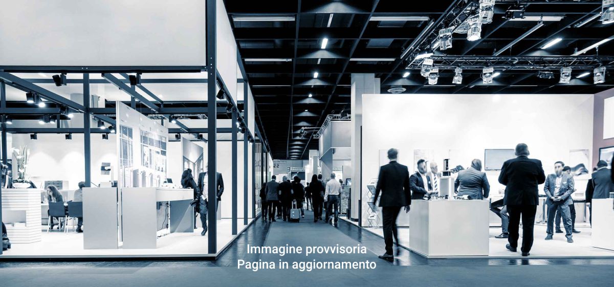 La foto mostra uno stand allestito per la mostra BiMu di Milano